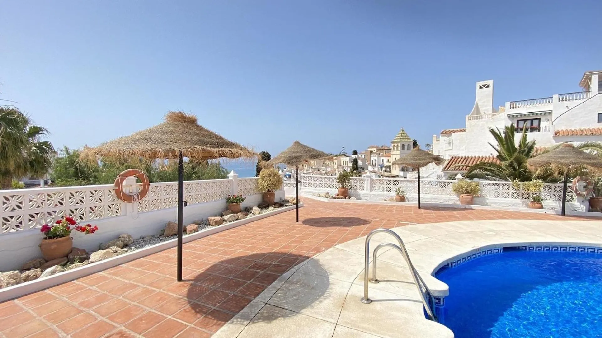 Apartment Ferienwohnung Fuer 3 Personen Ca 60 Qm In Nerja, Andalusien Costa Del Sol
